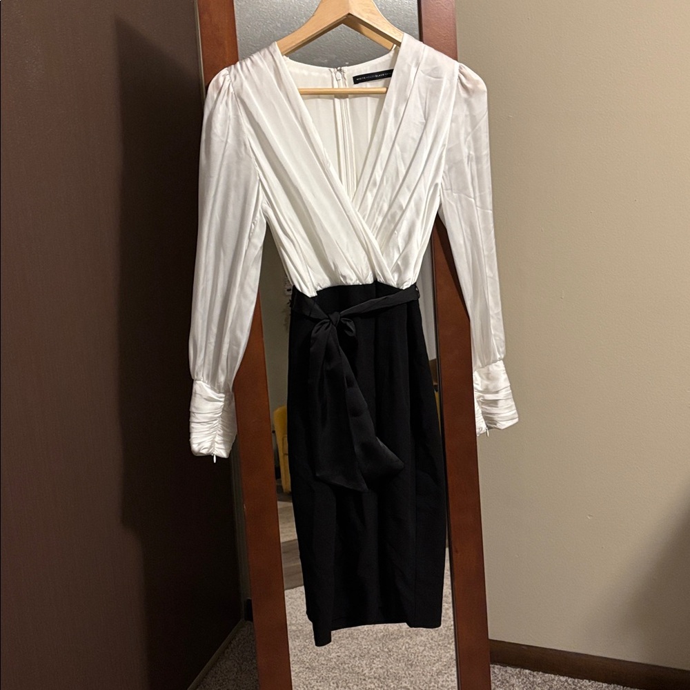 White House black market black and white long sleeve dress Size Small
